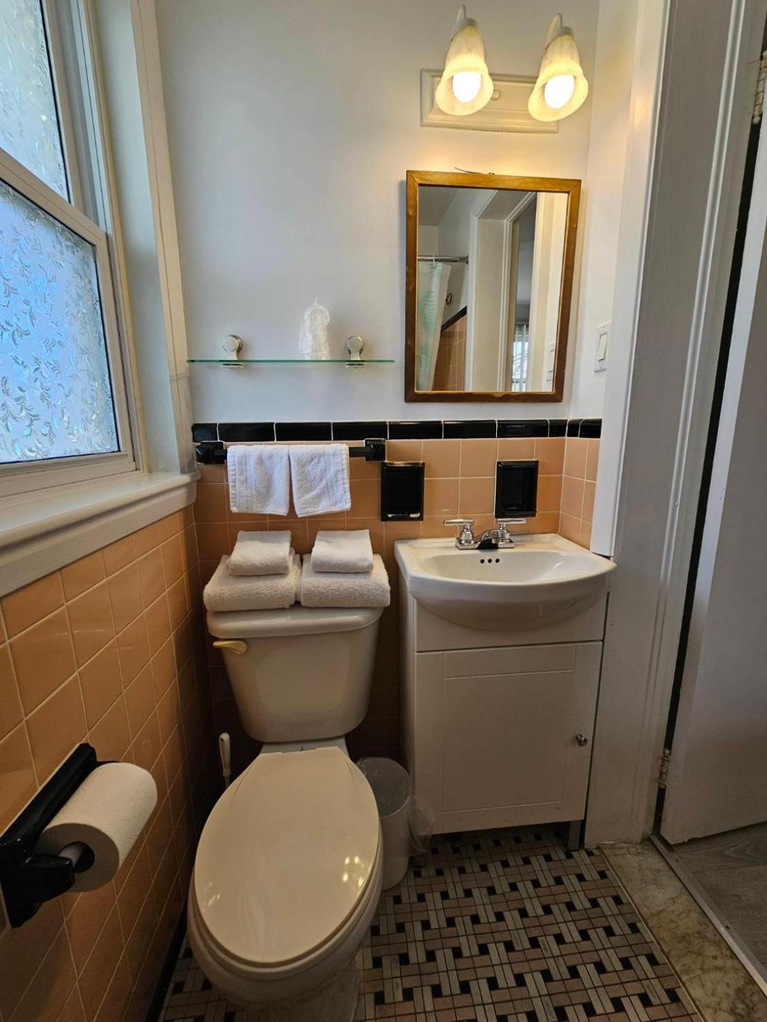 Motel Saint-Hilaire Mont-Saint-Hilaire Ngoại thất bức ảnh