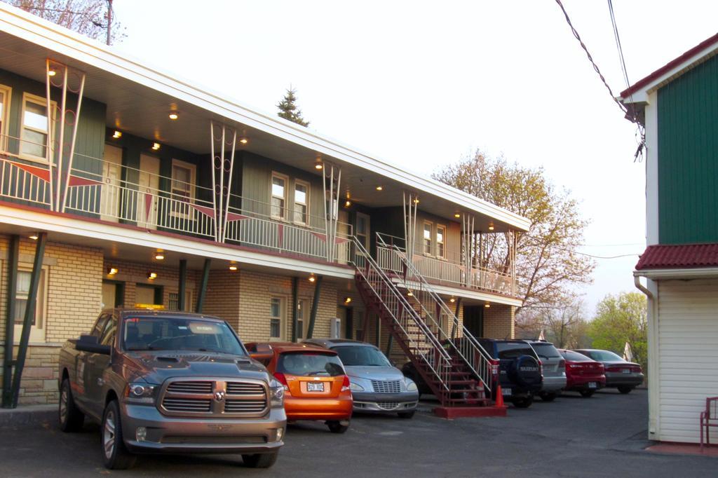 Motel Saint-Hilaire Mont-Saint-Hilaire Ngoại thất bức ảnh